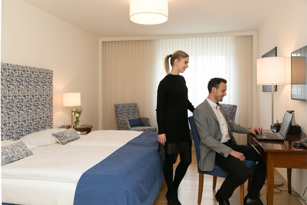 Stadthotel Zur Goldenen Krone Weiz Zewnętrze zdjęcie